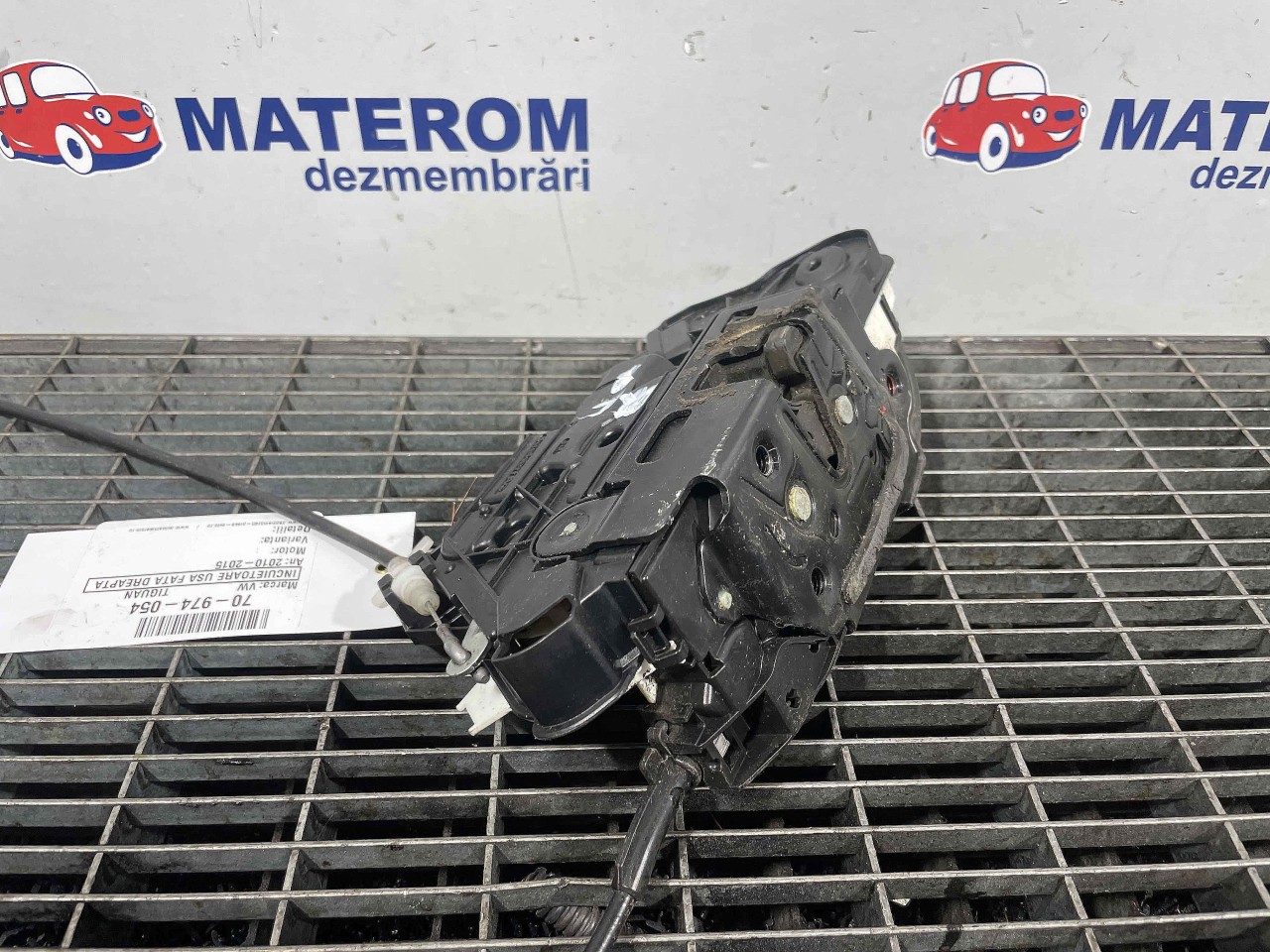INCUIETOARE USA FATA DREAPTA VW TIGUAN - - (2010 2015)