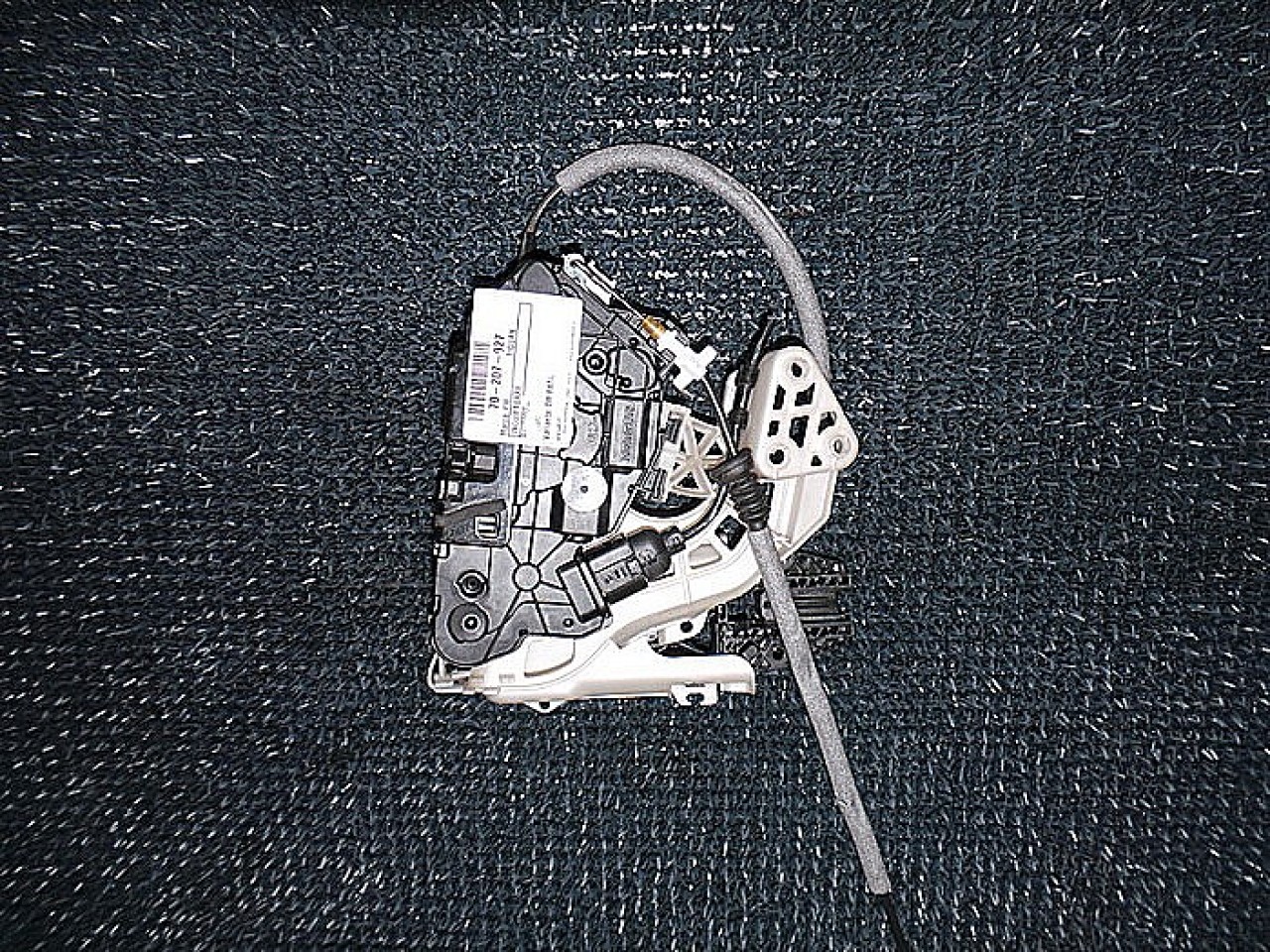 INCUIETOARE USA FATA DREAPTA VW TIGUAN TIGUAN - - (2007 2010)