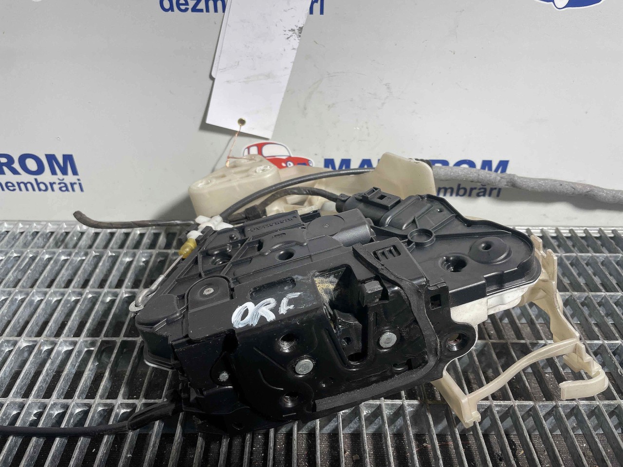 INCUIETOARE USA FATA DREAPTA VW TIGUAN TIGUAN - - (2007 2010)