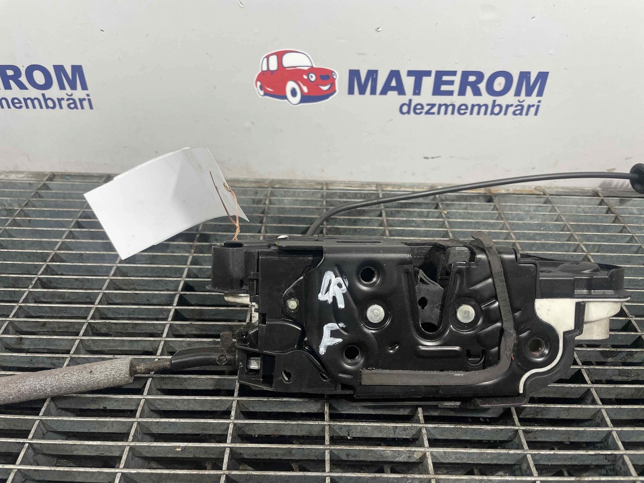 INCUIETOARE USA FATA DREAPTA VW TIGUAN TIGUAN - - (2010 2015)