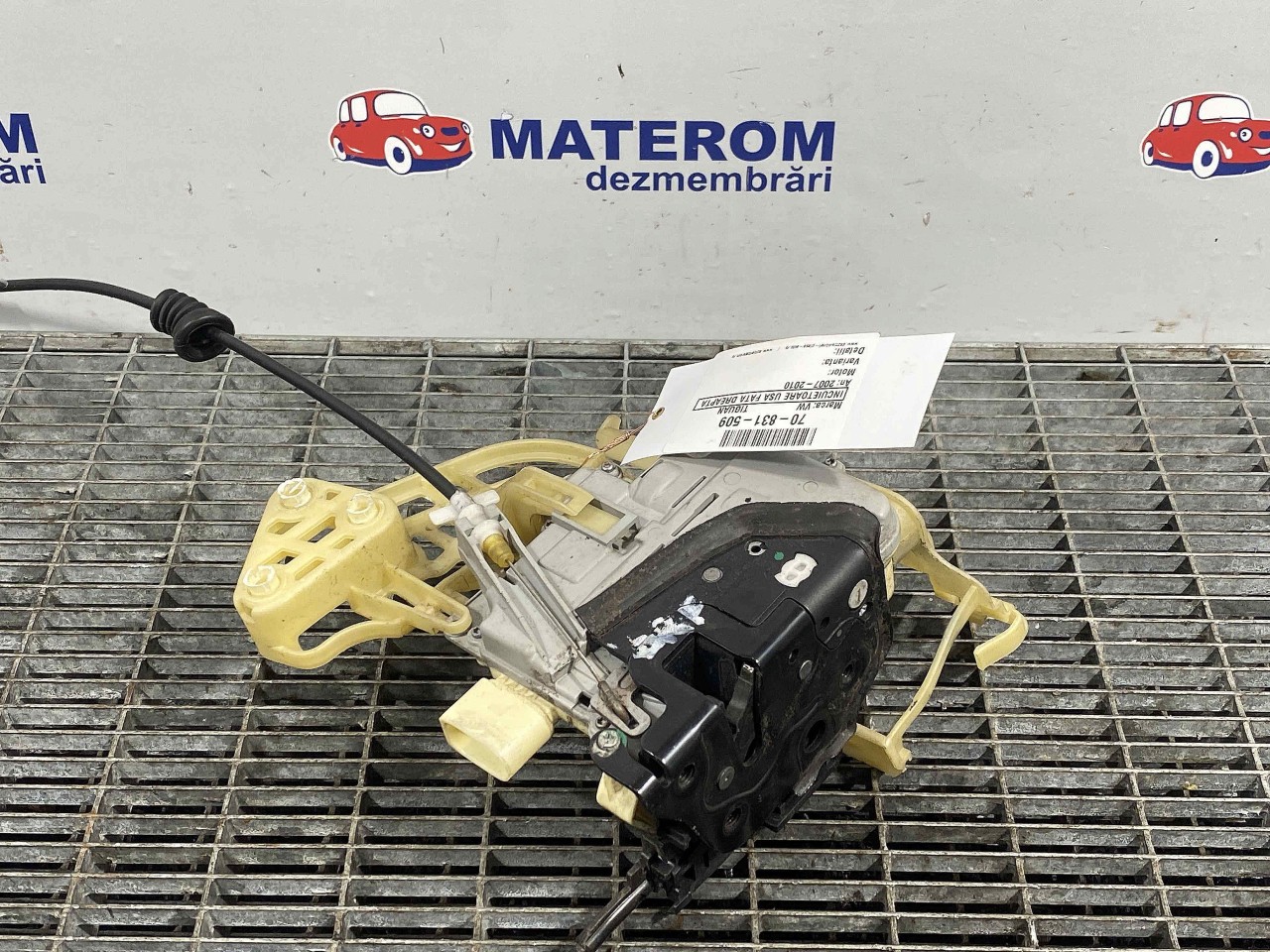 INCUIETOARE USA FATA DREAPTA VW TIGUAN TIGUAN - - (2007 2010)