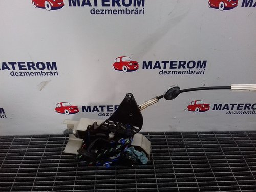 INCUIETOARE USA FATA DREAPTA VW TOUAREG 3.0 TDI - (2006 2010)