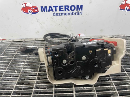 INCUIETOARE USA FATA DREAPTA VW TOURAN - - (2007 2010)