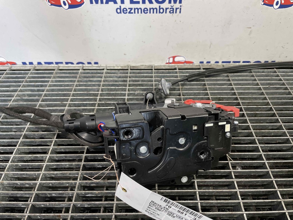 INCUIETOARE USA FATA DREAPTA VW TOURAN - - (2007 2010)