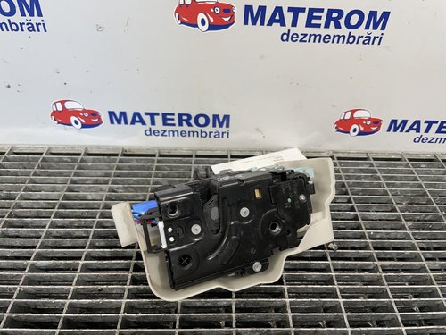 INCUIETOARE USA FATA DREAPTA VW TOURAN - - (2010 2015)