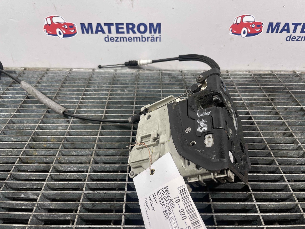 INCUIETOARE USA FATA STANGA AUDI A1 - - (2010 2014)