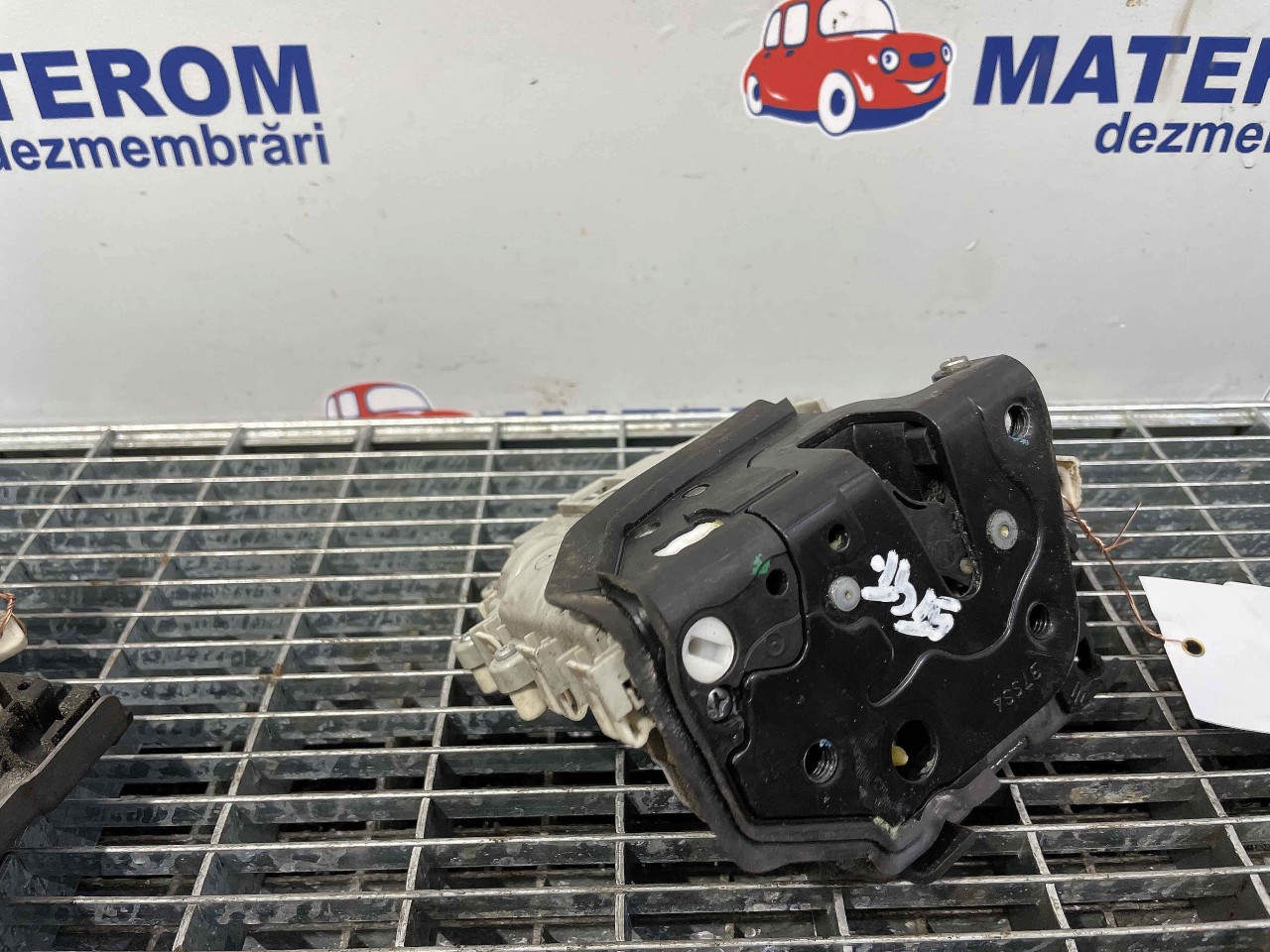 INCUIETOARE USA FATA STANGA AUDI A3 A3 - - (2012 2016)