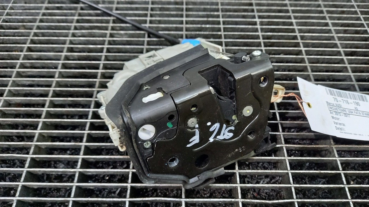 INCUIETOARE USA FATA STANGA AUDI A3 A3 - - (2012 2016)