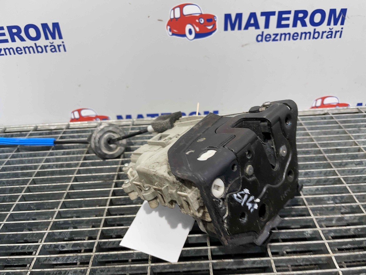 INCUIETOARE USA FATA STANGA AUDI A4 A4 - - (2012 2015)