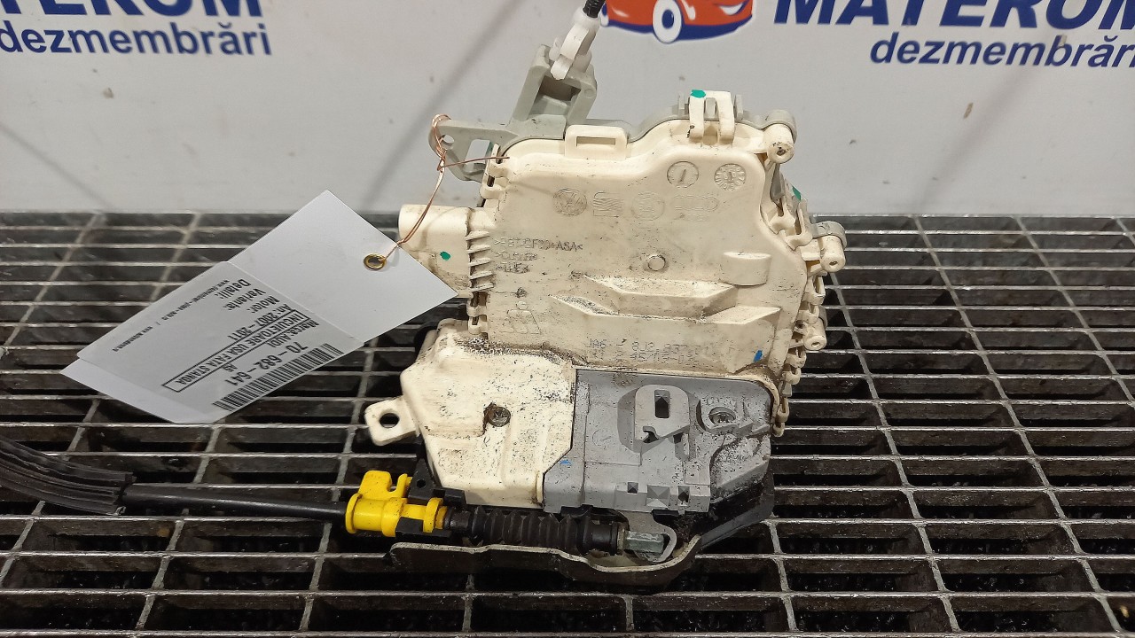 INCUIETOARE USA FATA STANGA AUDI A5 A5 - - (2007 2011)