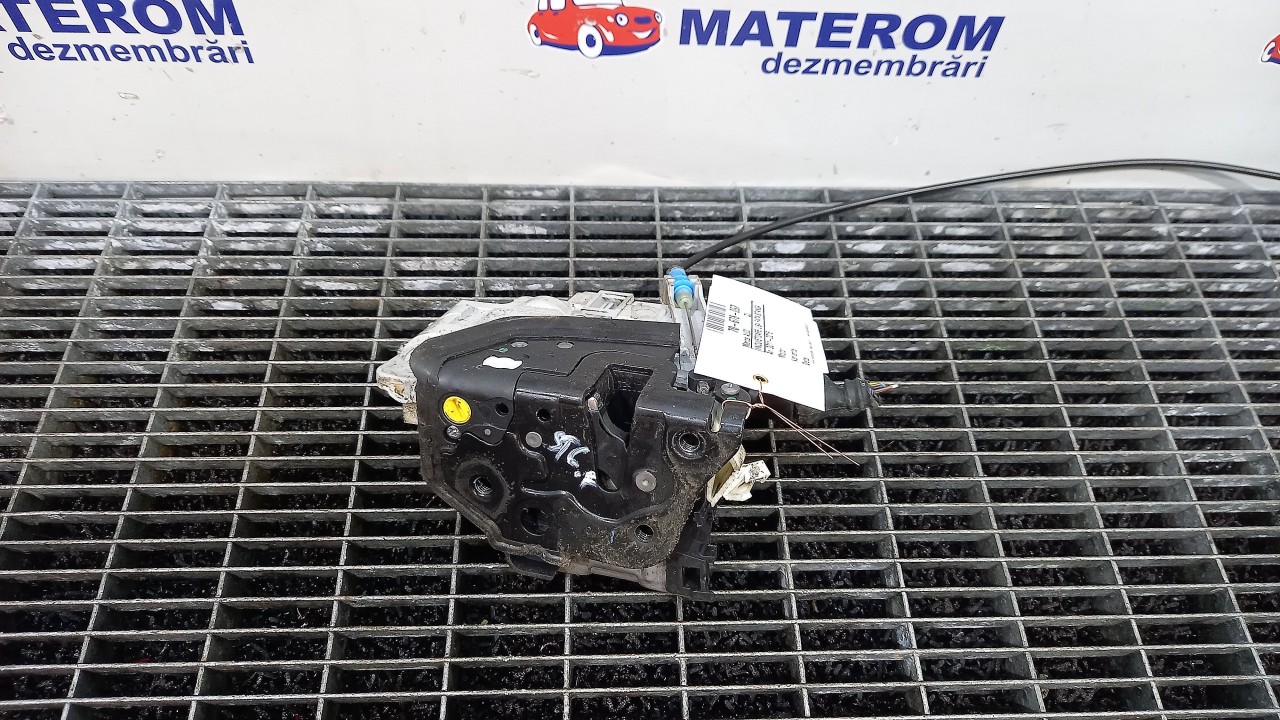 INCUIETOARE USA FATA STANGA AUDI Q3 Q3 - - (2011 2015)