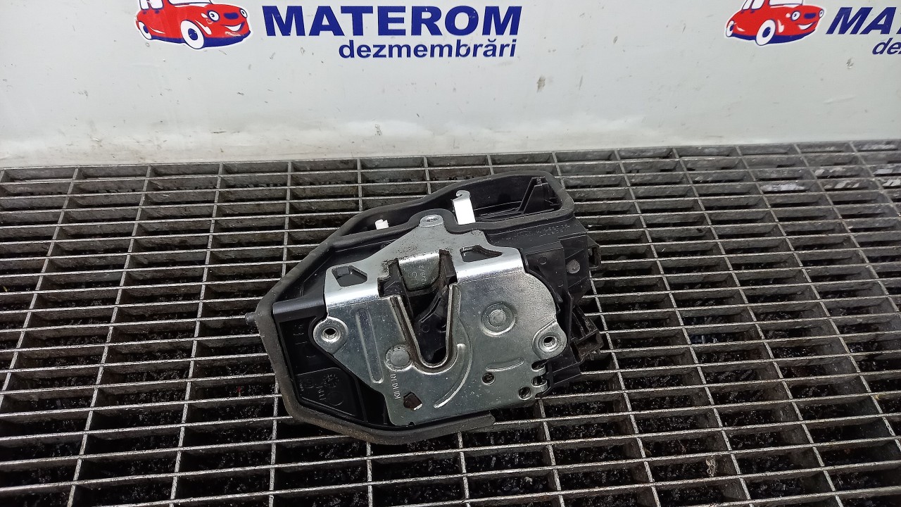INCUIETOARE USA FATA STANGA BMW SERIA 1 E 87 - - (2007 2011)