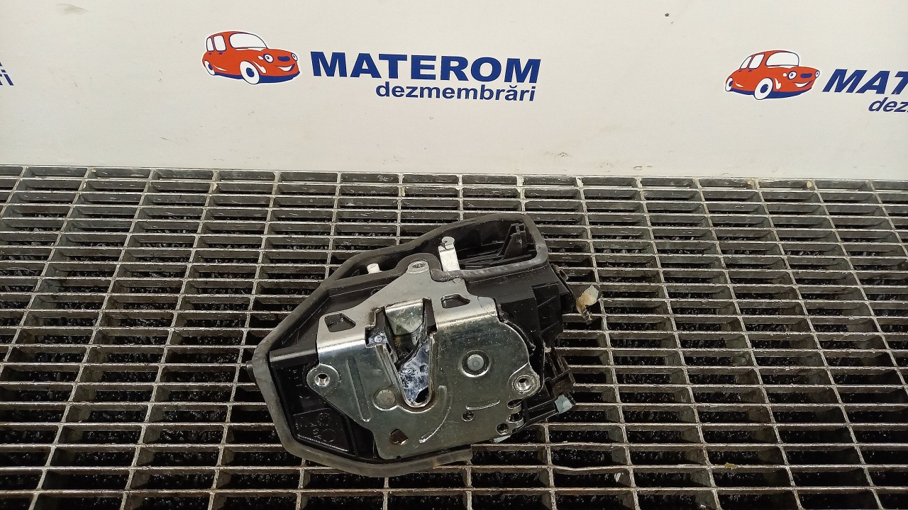 INCUIETOARE USA FATA STANGA BMW SERIA 1 E 87 - - (2007 2011)