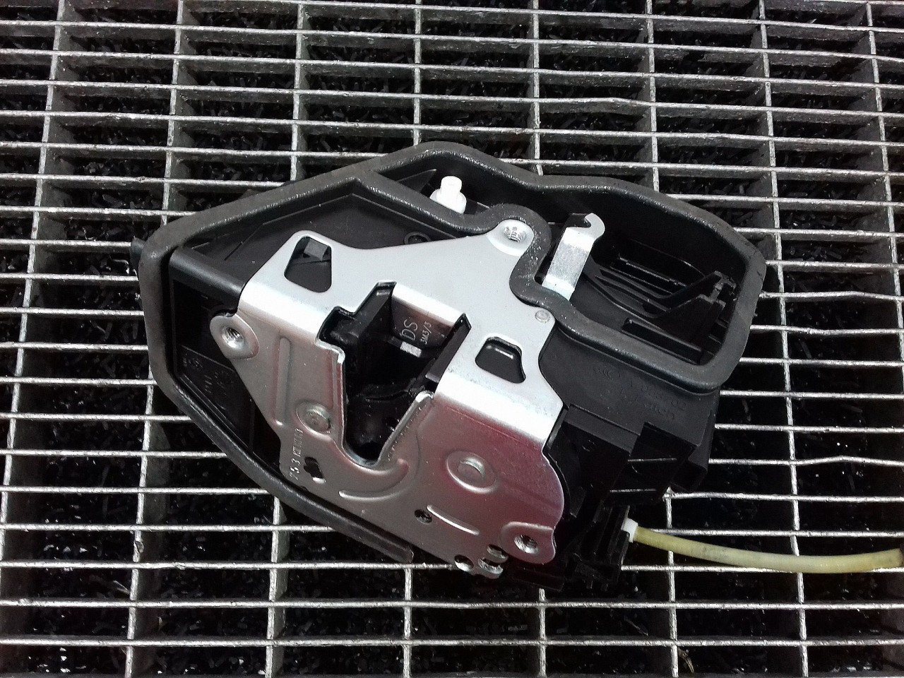 INCUIETOARE USA FATA STANGA BMW SERIA 5 F 10 - - (2014 2017)