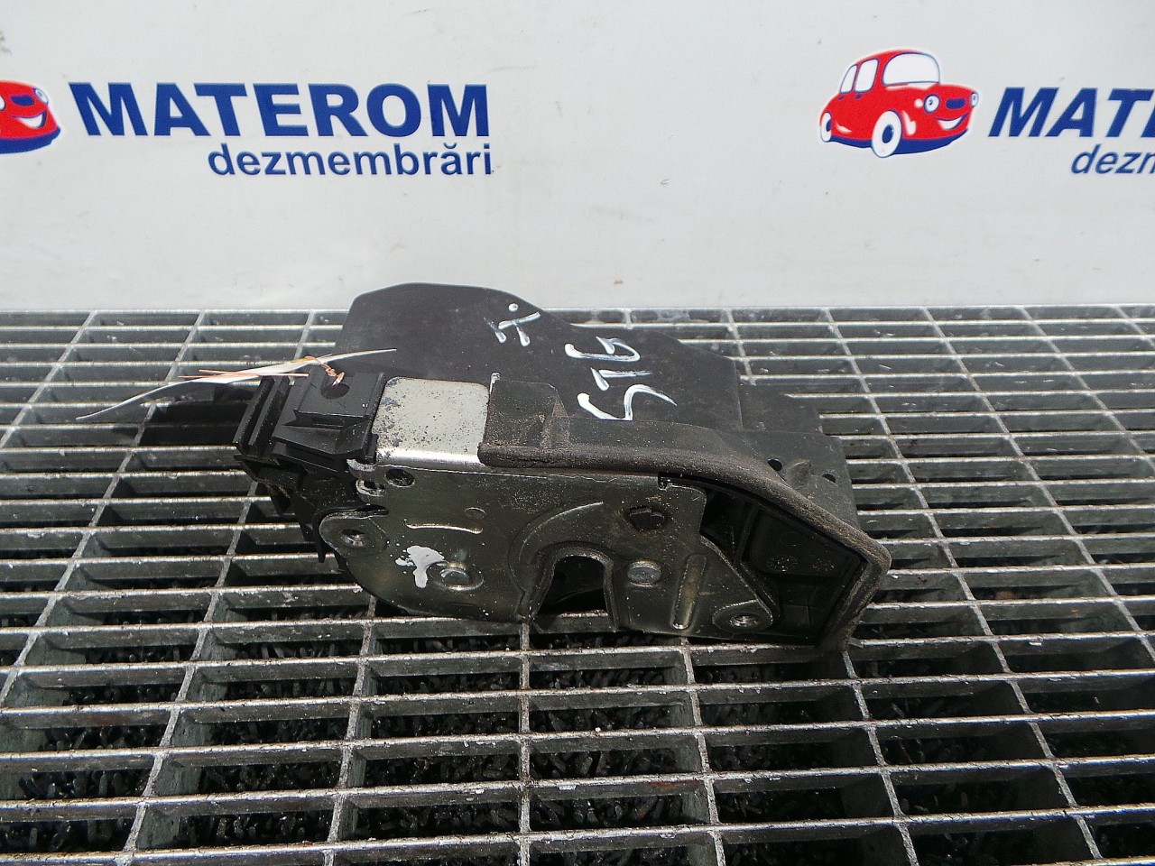 INCUIETOARE USA FATA STANGA BMW X3 - - (2004 2007)