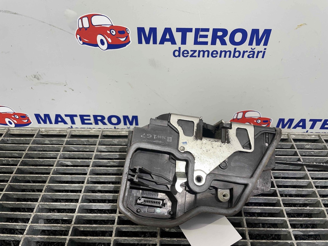 INCUIETOARE USA FATA STANGA BMW X3 - - (2004 2007)