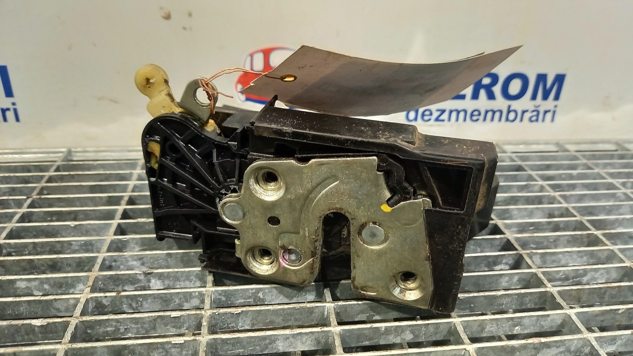 INCUIETOARE USA FATA STANGA DACIA SANDERO SANDERO - - (2012 2019)