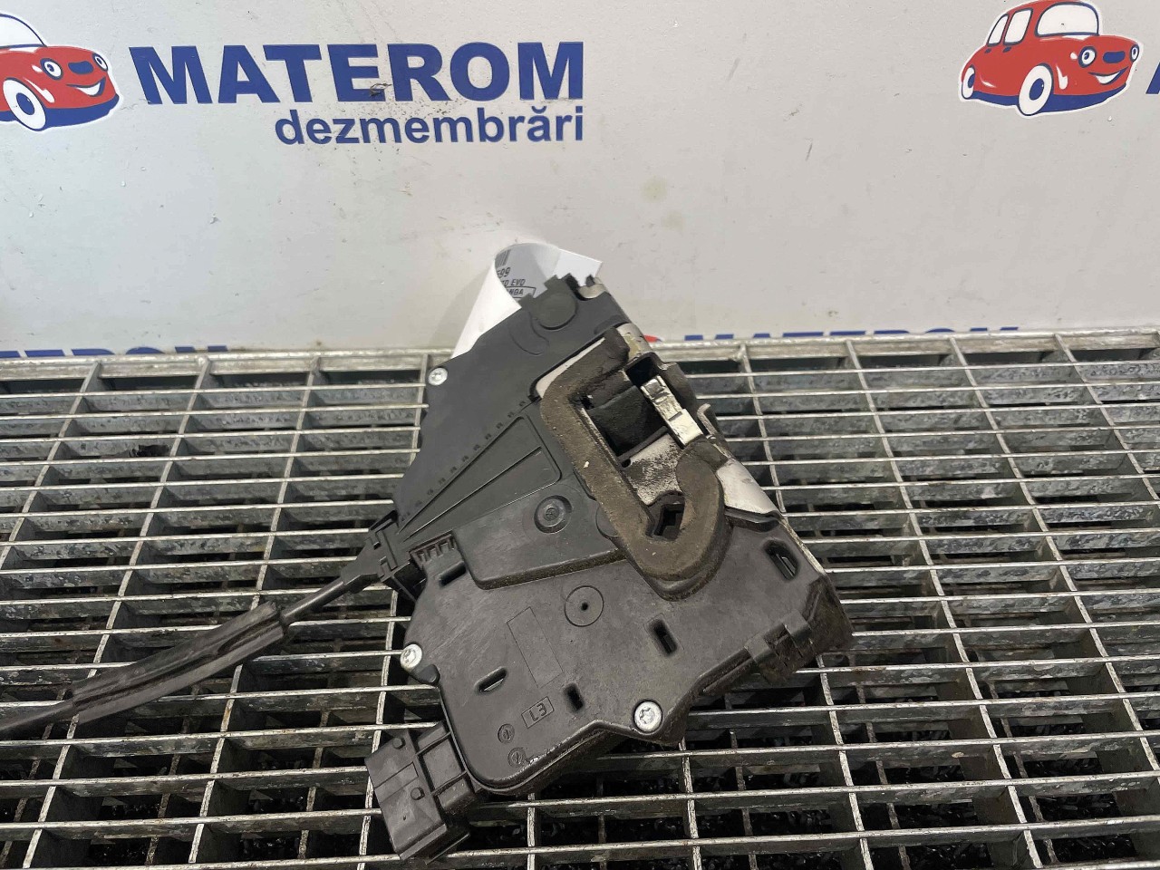 INCUIETOARE USA FATA STANGA FIAT PUNTO EVO - - (2008 2012)