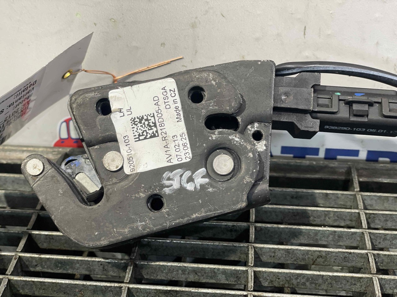 INCUIETOARE USA FATA STANGA FORD B-MAX - - (2012 2017)