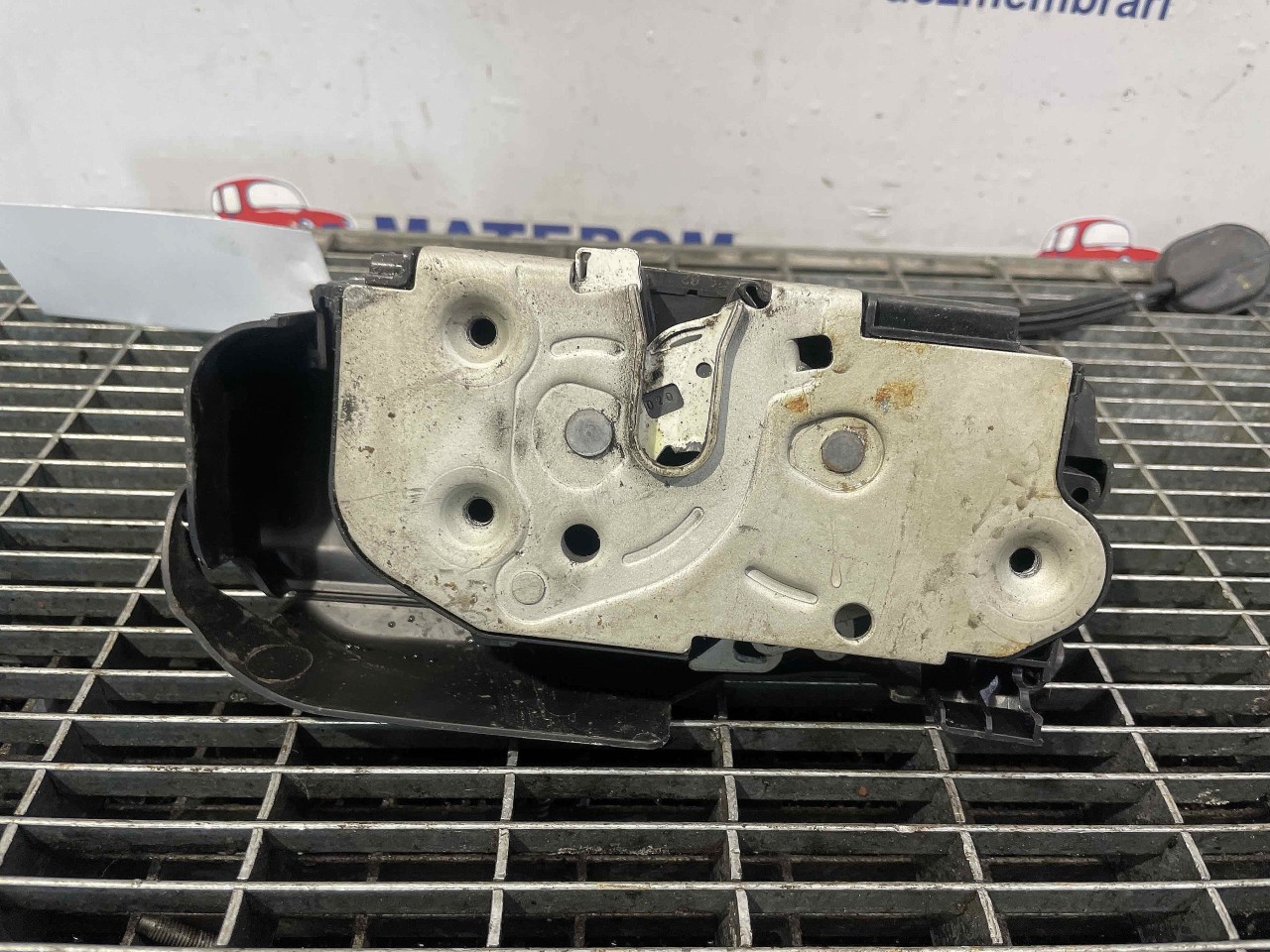 INCUIETOARE USA FATA STANGA FORD B-MAX -