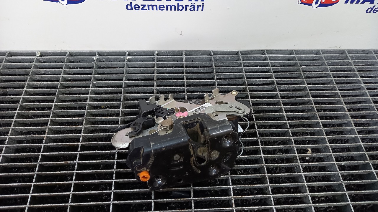 INCUIETOARE USA FATA STANGA MERCEDES VITO VITO - - (2003 2010)