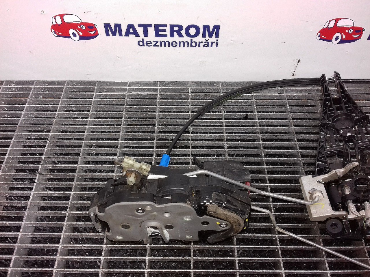 INCUIETOARE USA FATA STANGA OPEL ASTRA J ASTRA J - - (2009 2012)