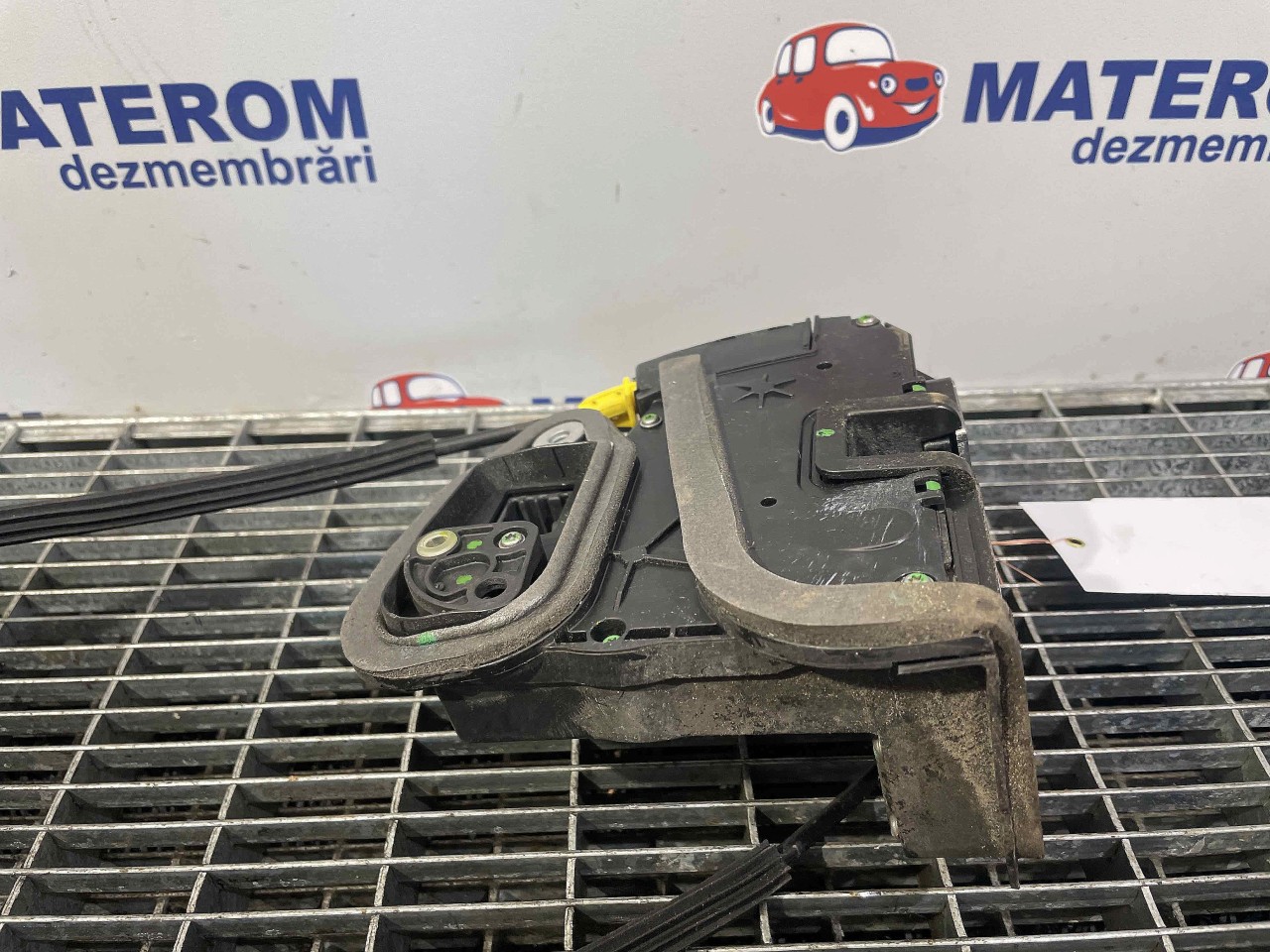 INCUIETOARE USA FATA STANGA OPEL ASTRA K - - (2015 2021)