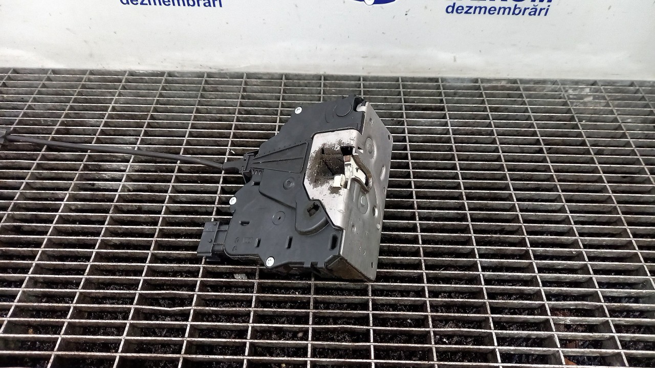 INCUIETOARE USA FATA STANGA OPEL CORSA D - - (2011 2014)