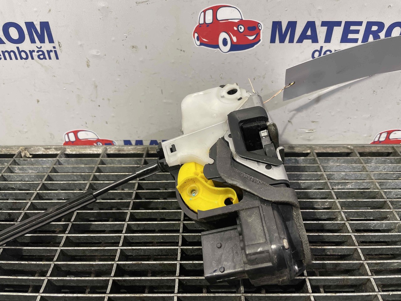INCUIETOARE USA FATA STANGA OPEL INSIGNIA - - (2008 2013)