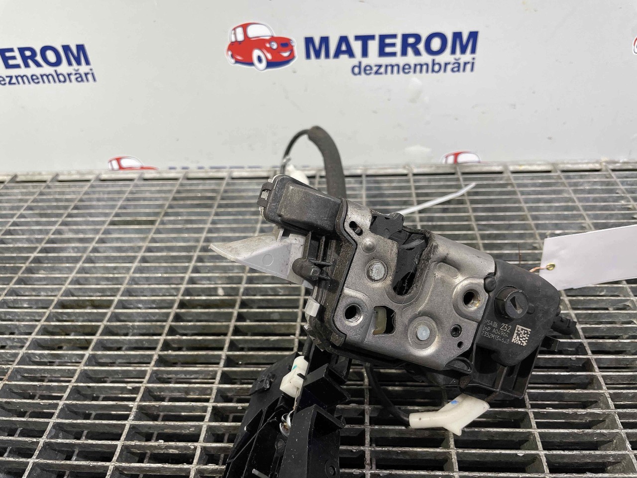 INCUIETOARE USA FATA STANGA PEUGEOT 3008 3008 - - (2008 2013)