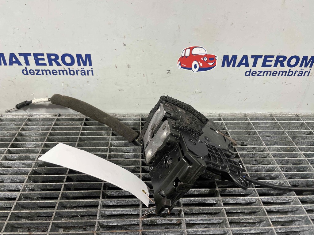 INCUIETOARE USA FATA STANGA RENAULT CLIO - - (2012 2016)
