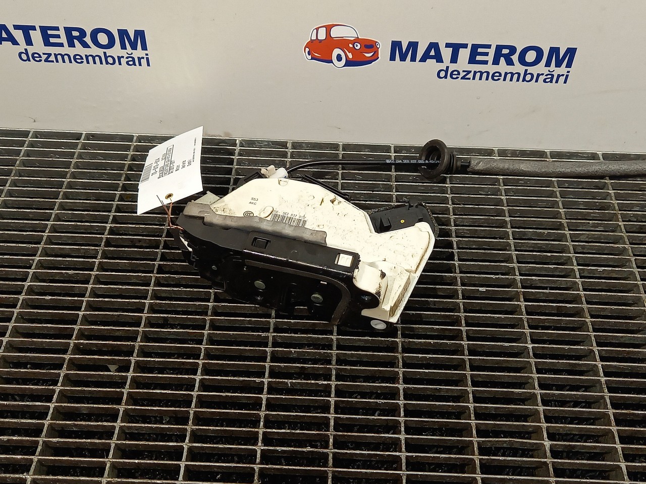 INCUIETOARE USA FATA STANGA SKODA OCTAVI