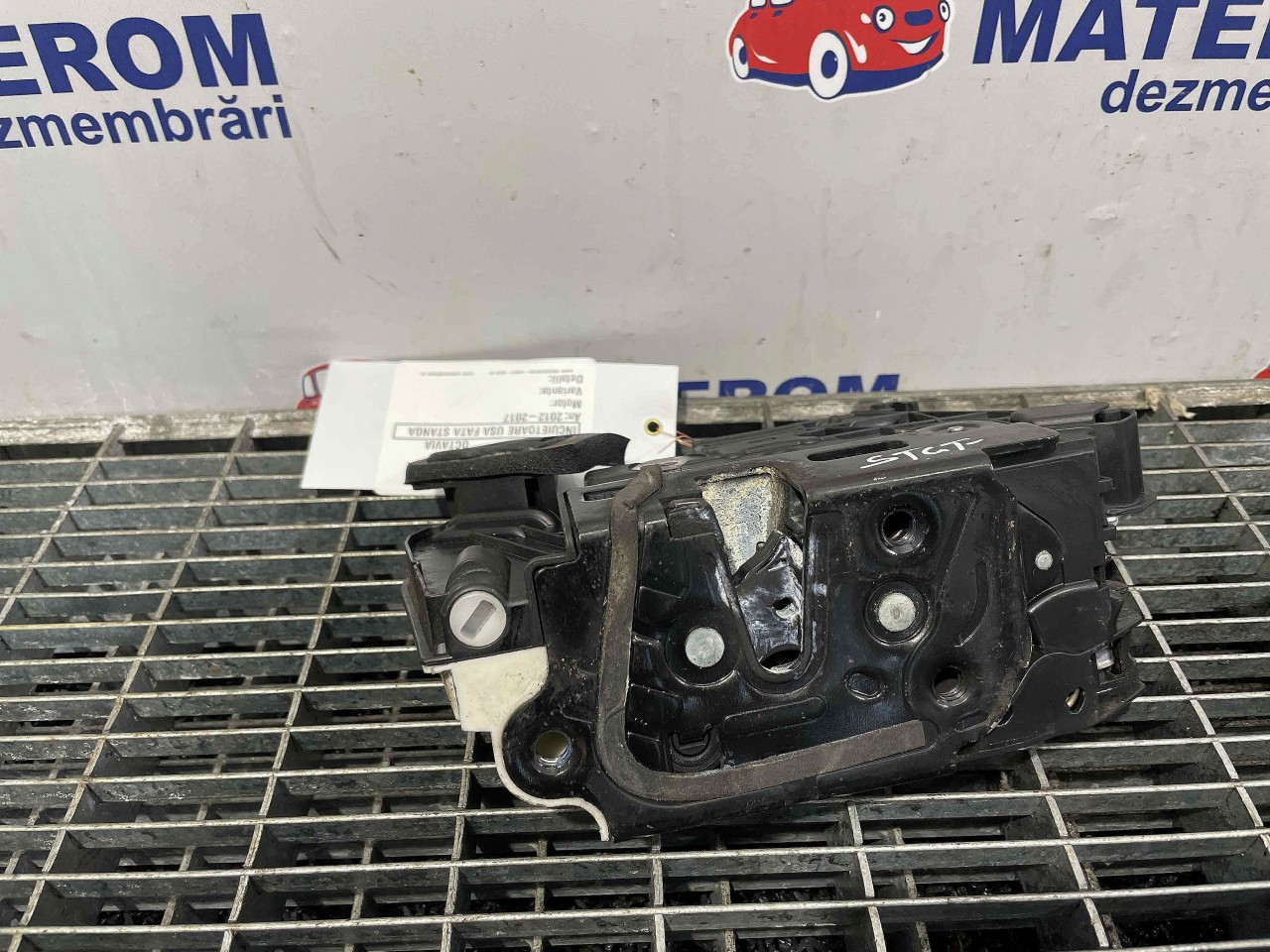 INCUIETOARE USA FATA STANGA SKODA OCTAVI