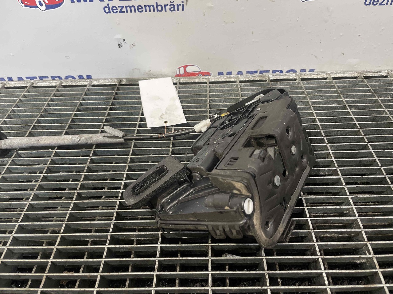 INCUIETOARE USA FATA STANGA SKODA RAPID - - (2012 2017)