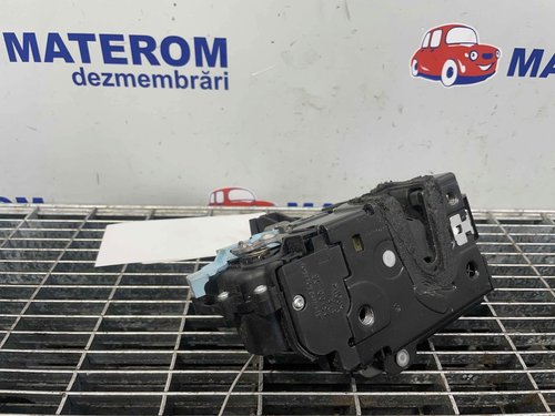 INCUIETOARE USA FATA STANGA SKODA ROOMSTER - - (2010 2015)