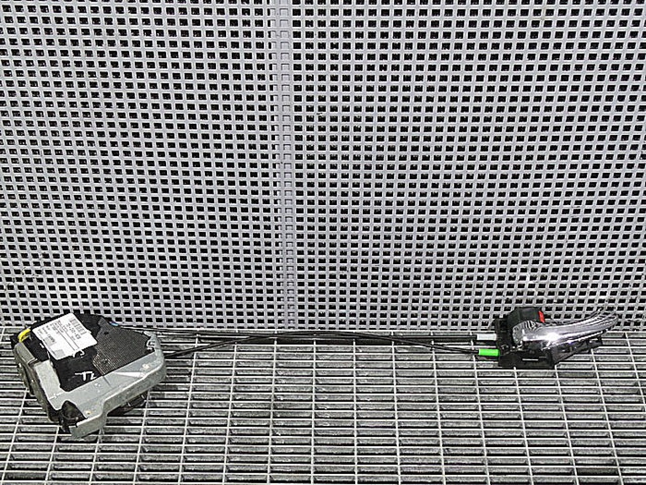INCUIETOARE USA FATA STANGA TOYOTA RAV4 RAV4 - - (2006 2012)