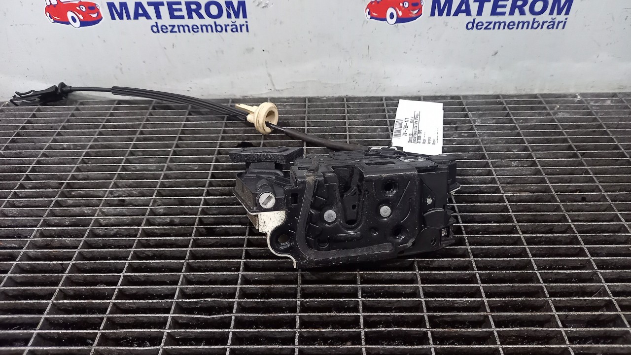 INCUIETOARE USA FATA STANGA VW GOLF VI - - (2008 2012)