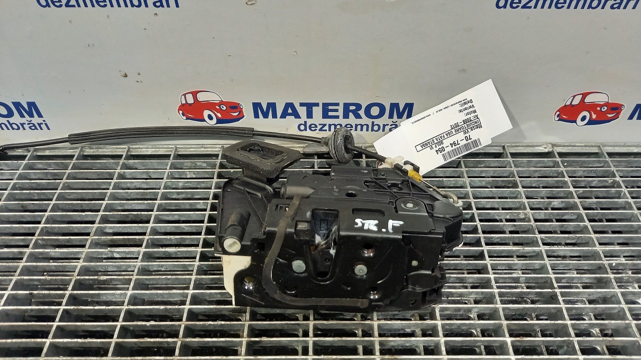 INCUIETOARE USA FATA STANGA VW GOLF VI - - (2008 2012)