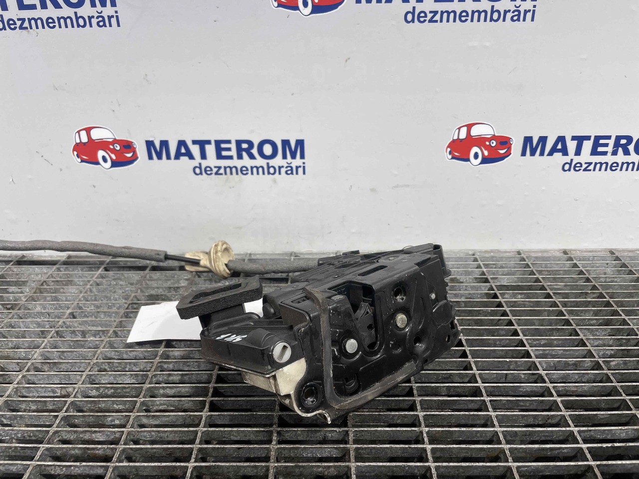 INCUIETOARE USA FATA STANGA VW GOLF VII - - (2012 2016)