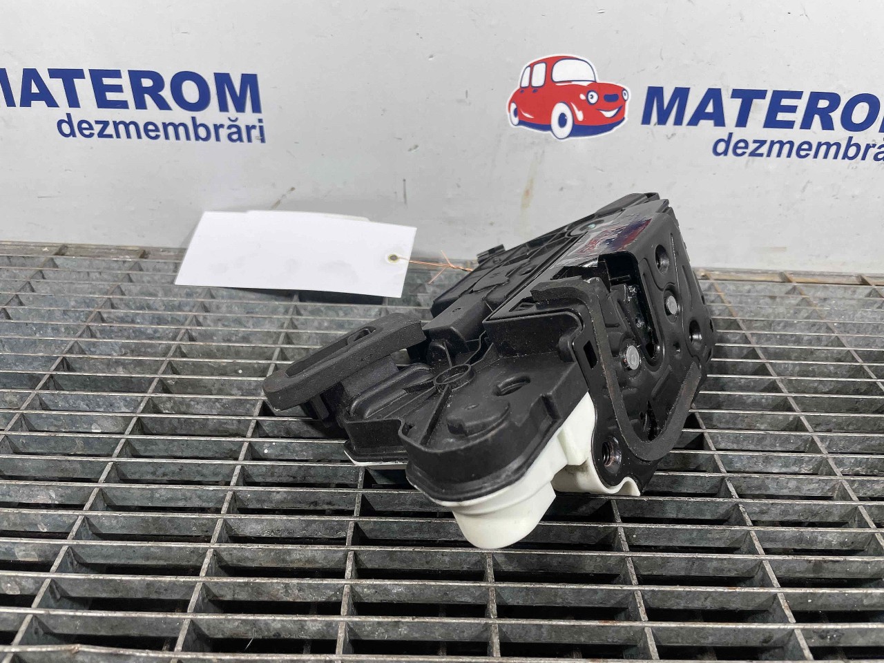 INCUIETOARE USA FATA STANGA VW GOLF VII GOLF VII - - (2012 2016)