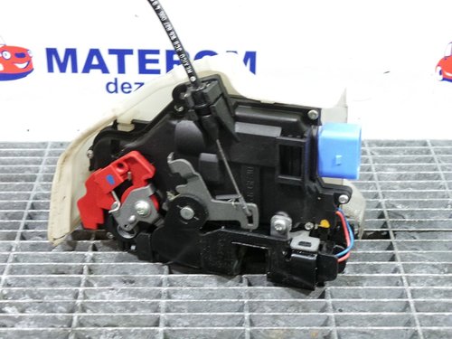 INCUIETOARE USA FATA STANGA VW JETTA III - - (2005 2010)