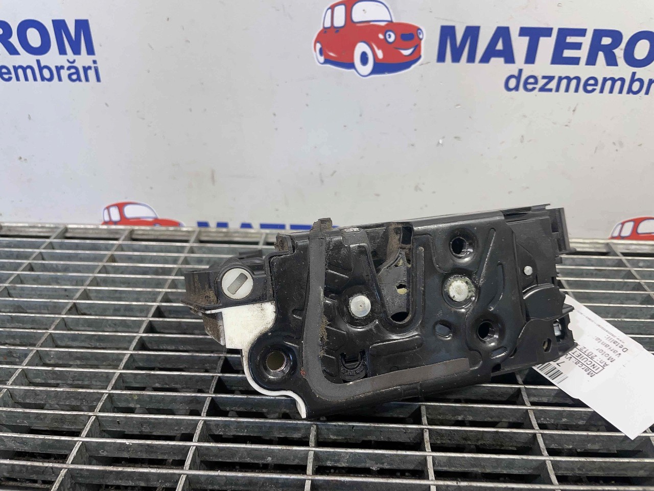INCUIETOARE USA FATA STANGA VW PASSAT CC PASSAT CC - - (2012 2016)