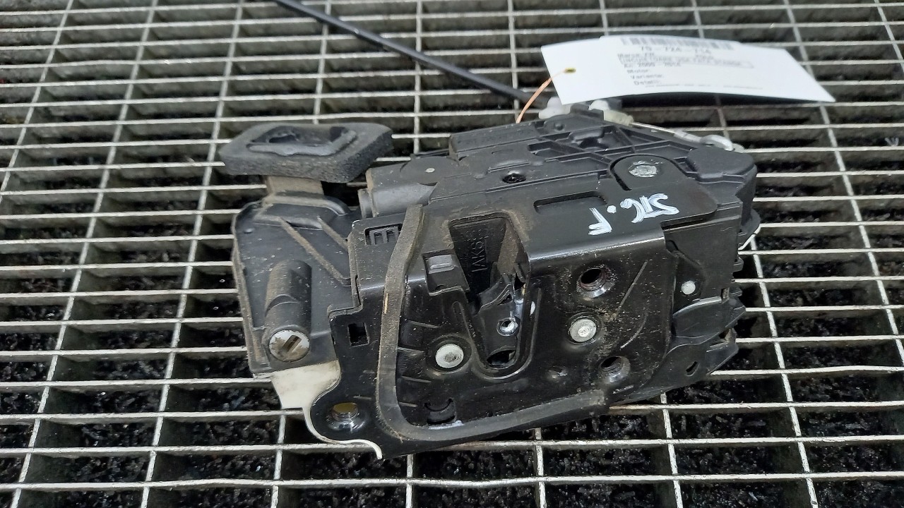 INCUIETOARE USA FATA STANGA VW POLO POLO - - (2009 2014)