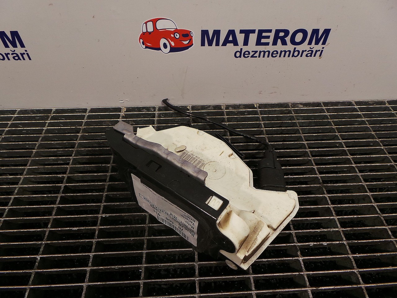 INCUIETOARE USA FATA STANGA VW TIGUAN - - (2010 2015)
