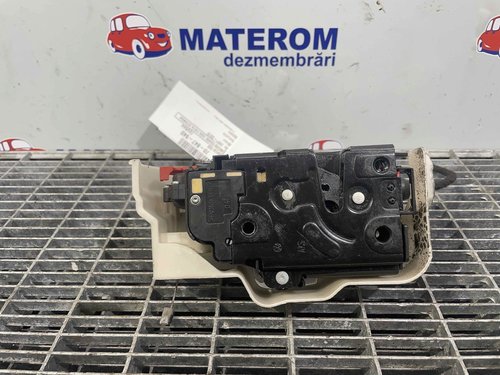 INCUIETOARE USA FATA STANGA VW TOURAN - - (2007 2010)