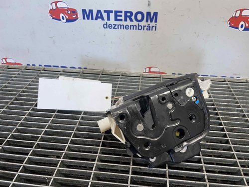 INCUIETOARE USA SPATE DREAPTA AUDI A4 - - (2004 2007)