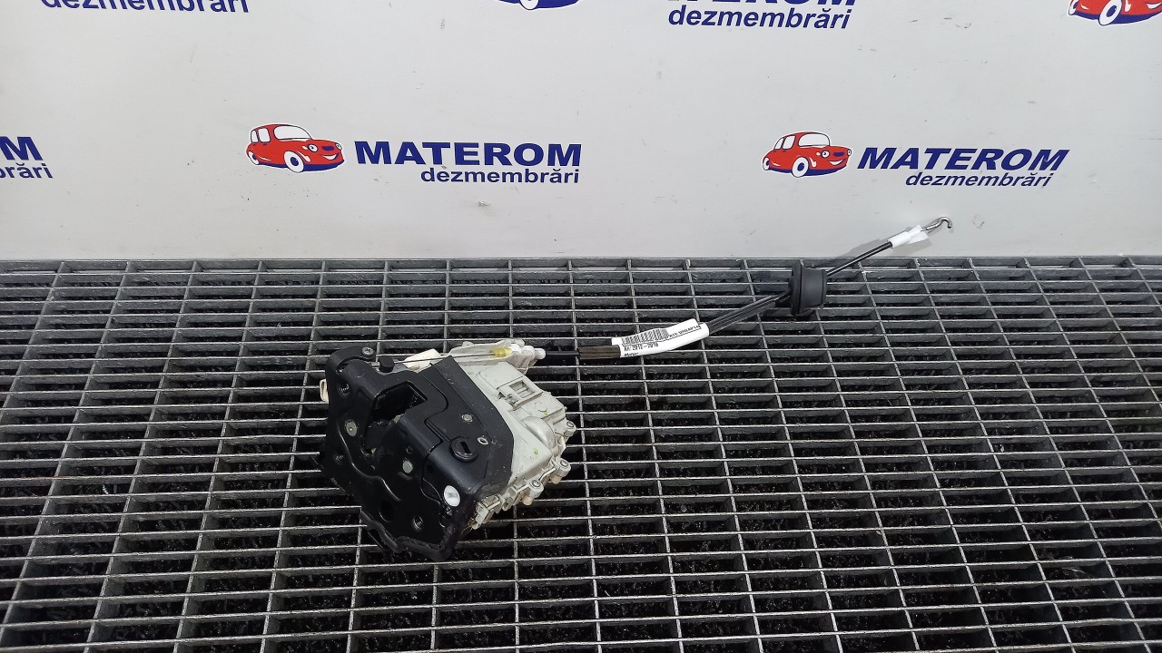 INCUIETOARE USA SPATE DREAPTA AUDI A4 - - (2012 2015)