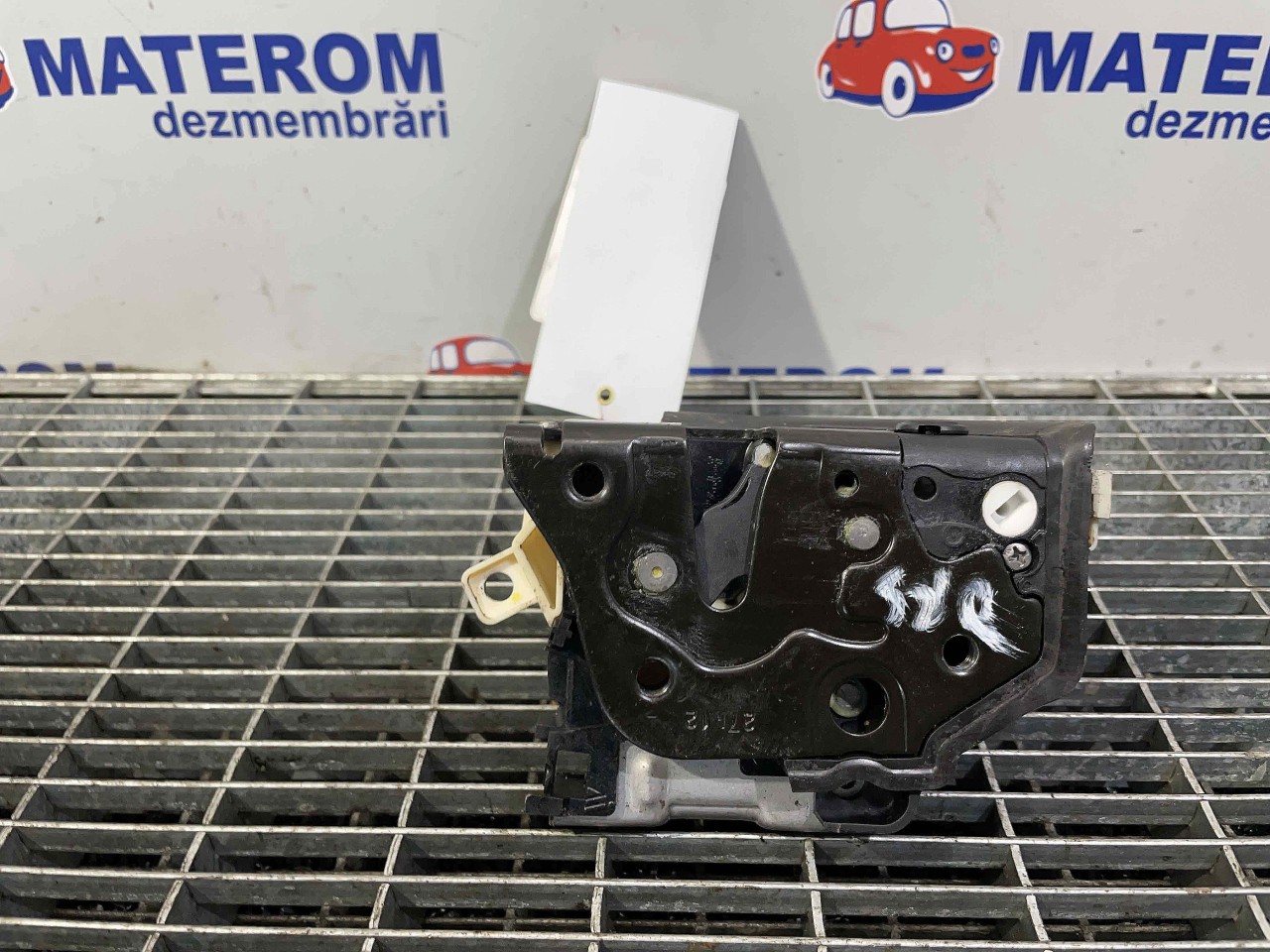 INCUIETOARE USA SPATE DREAPTA AUDI A4 A4 - - (2012 2015)