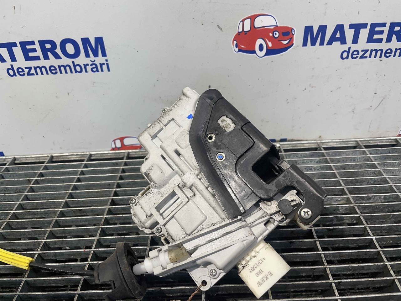 INCUIETOARE USA SPATE DREAPTA AUDI A6 - - (2004 2009)