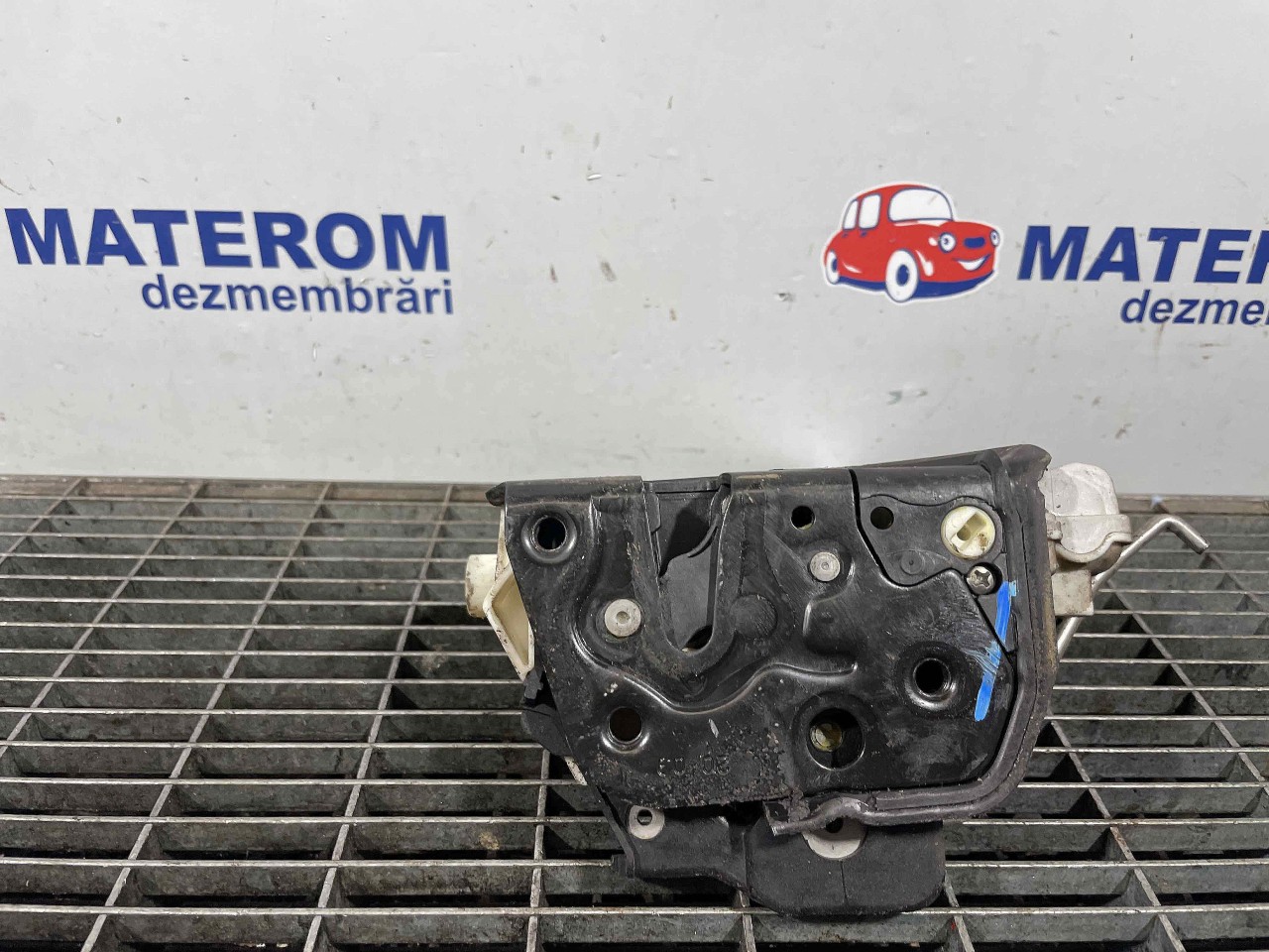 INCUIETOARE USA SPATE DREAPTA AUDI A6 - - (2009 2011)